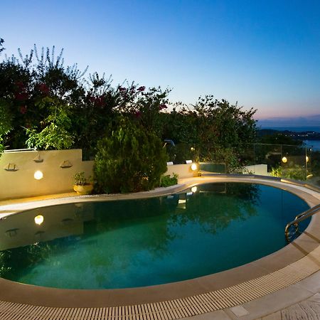 Villa Azure Cove à Agia Pelagia  Extérieur photo