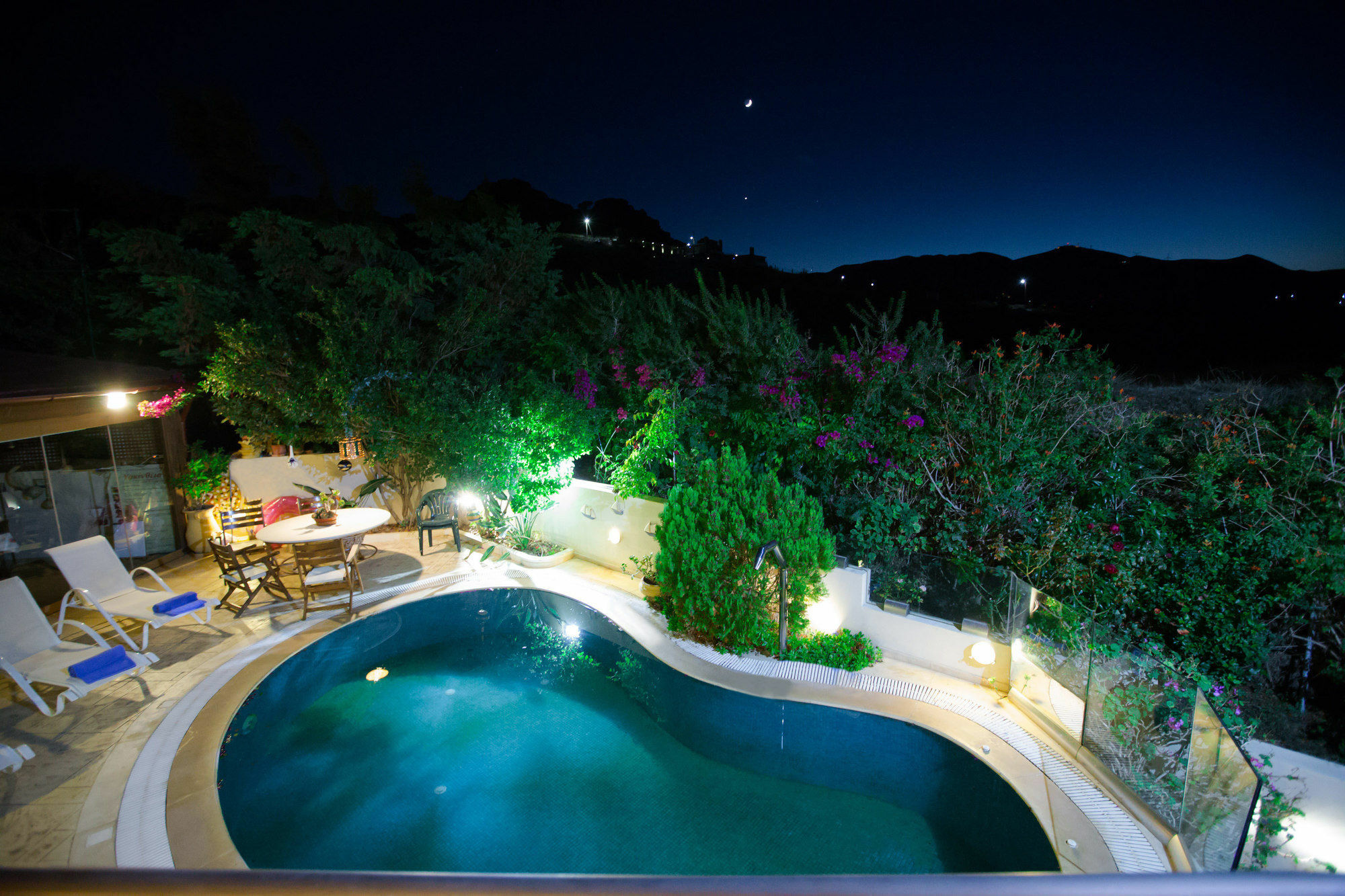 Villa Azure Cove à Agia Pelagia  Extérieur photo